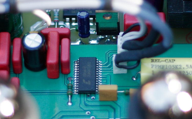 Audio Research CD7, detail of CS4396 DAC chip